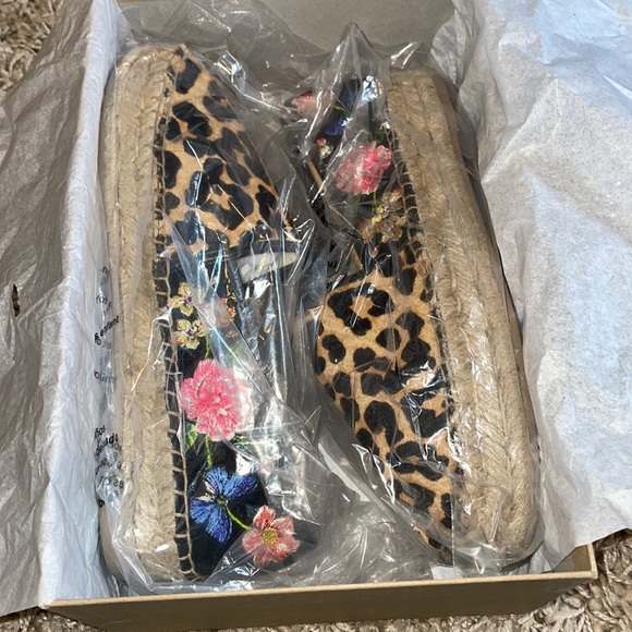 NIB Johnny Was Garden Leopard Espadrilles - Picture 2 of 11
